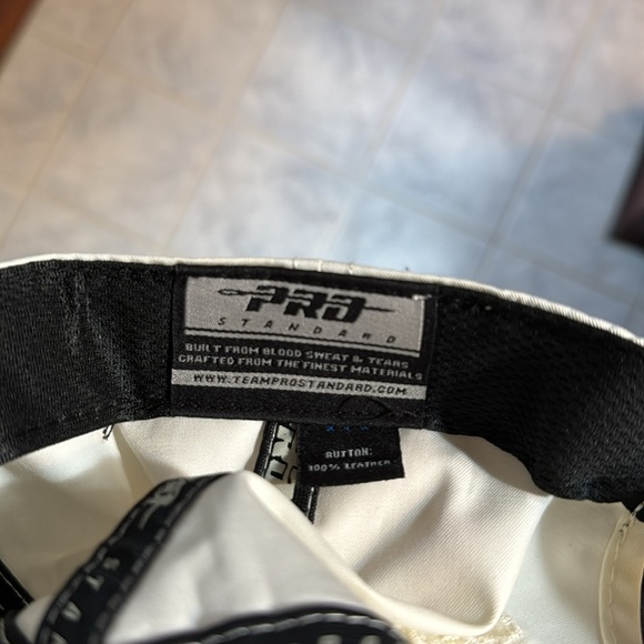 MLB Pirates hat - Picture 8 of 8